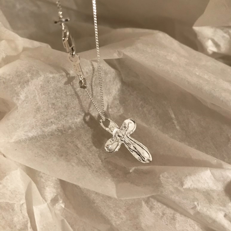 [925 sterling silver] flat antique cross necklace