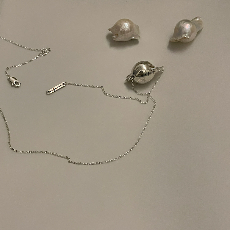[925 sterling silver] baroque pearl shaped silver necklace - 바로크 진주 쉐잎 실버 목걸이